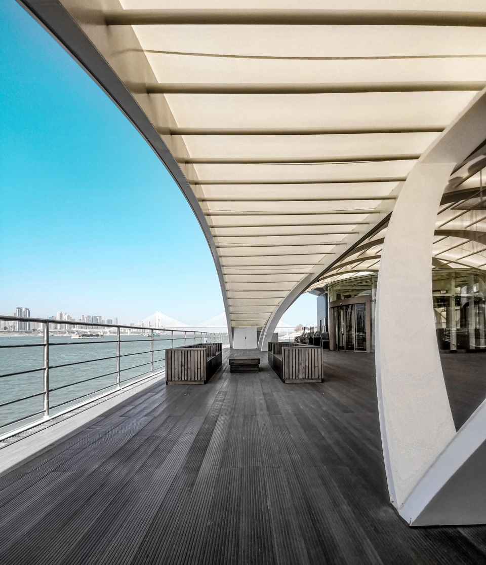 yangtze river wedding cruise ship appearance design by school of architecture and urban planning hust qing studio