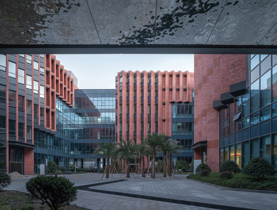 phase two of the free trade no 1 project in shanghai by deshin architecture planning