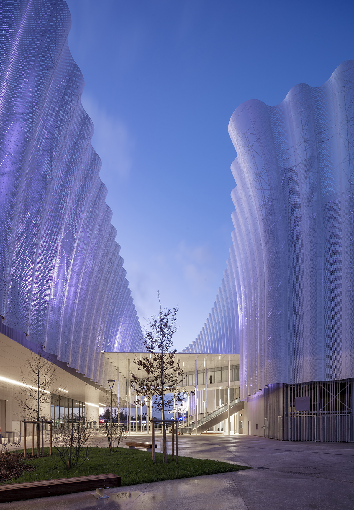 co-met-arena-congress-and-convention-center-by-jacques-ferrier