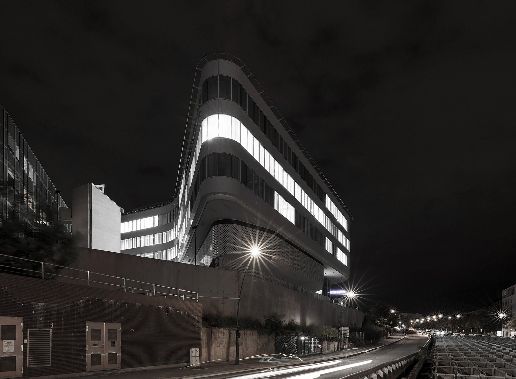 Faculty of Medicine of KremlinBicêtre by Pargade Architectes 谷德设计网