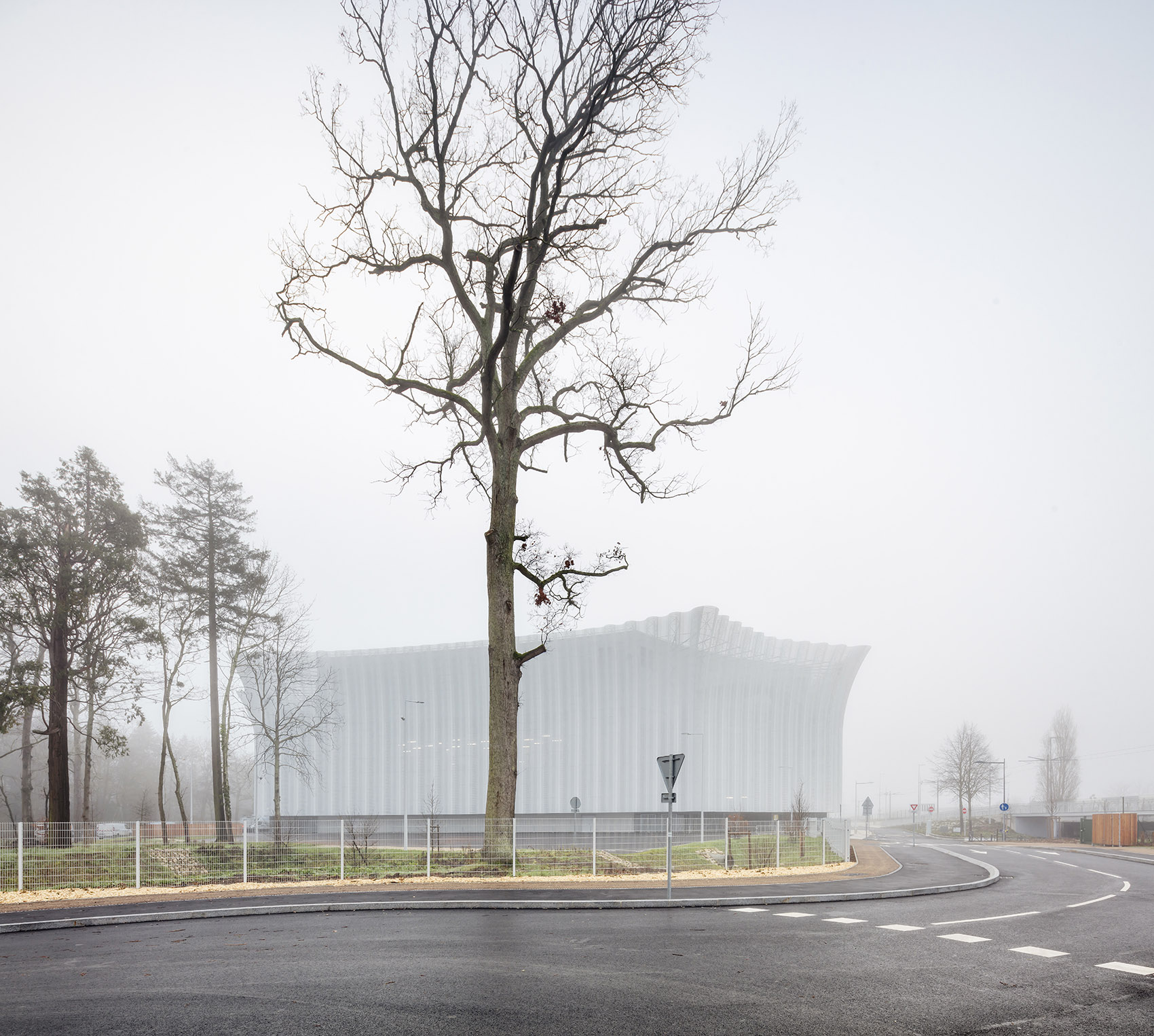 co-met-arena-congress-and-convention-center-by-jacques-ferrier