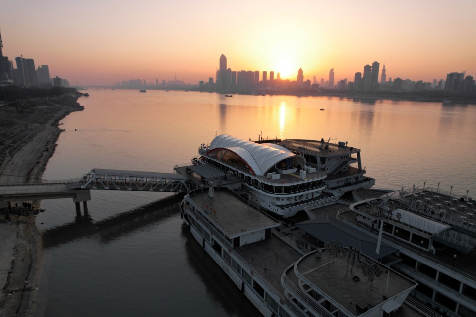 yangtze river wedding cruise ship appearance design by school of architecture and urban planning hust qing studio