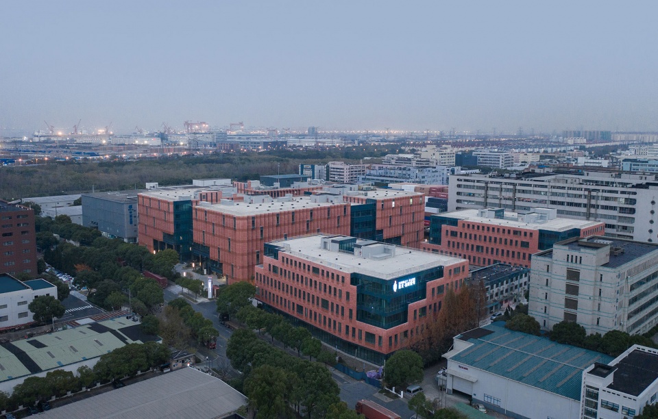 phase two of the free trade no 1 project in shanghai by deshin architecture planning