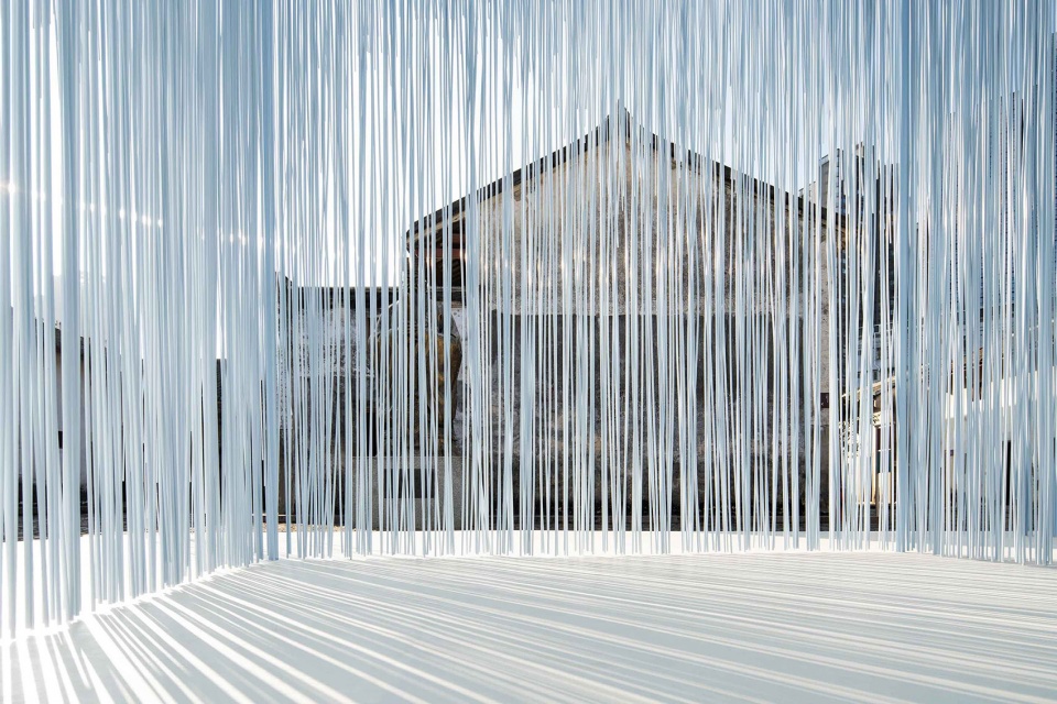 freeing frameyard by has design and research