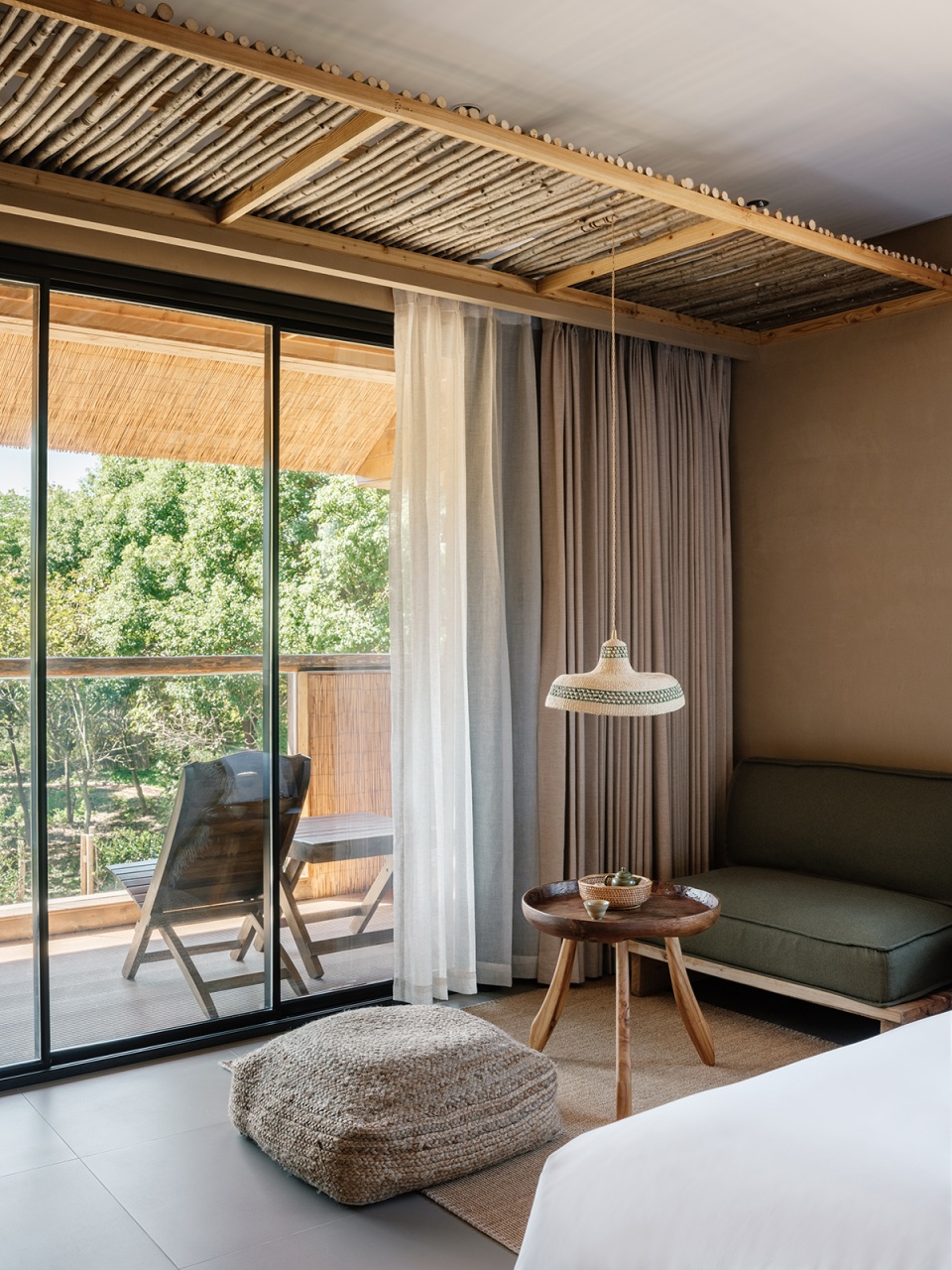 som land by roomoo