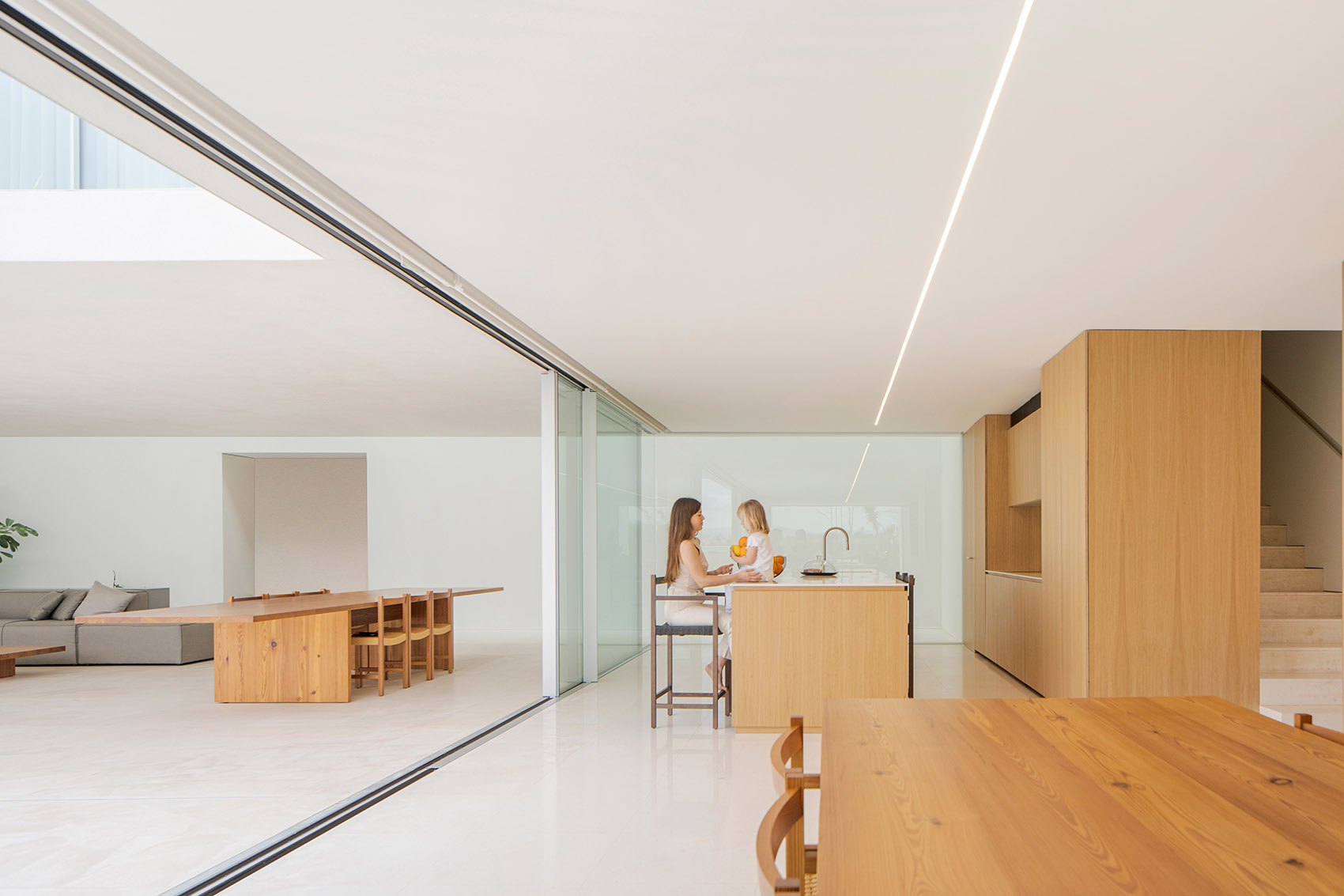 the-empty-house-by-fran-silvestre-arquitectos