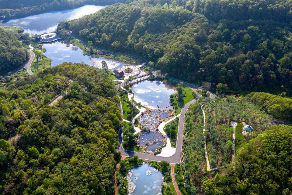 meizhou yanshan lake international garden resort china by belt collins international