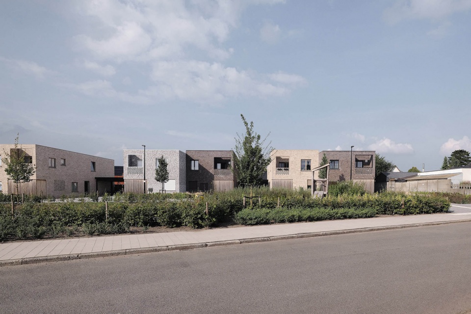 social housing in dessel by studio farris architects