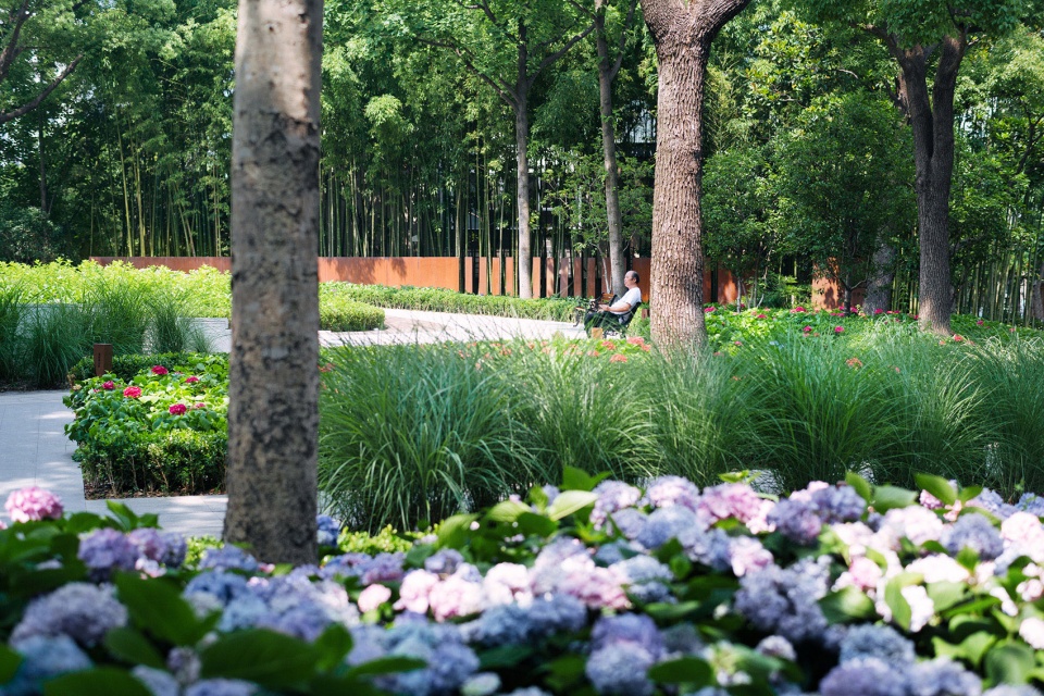 Caojiadu Garden Renovation Shanghai by VIASCAPE design