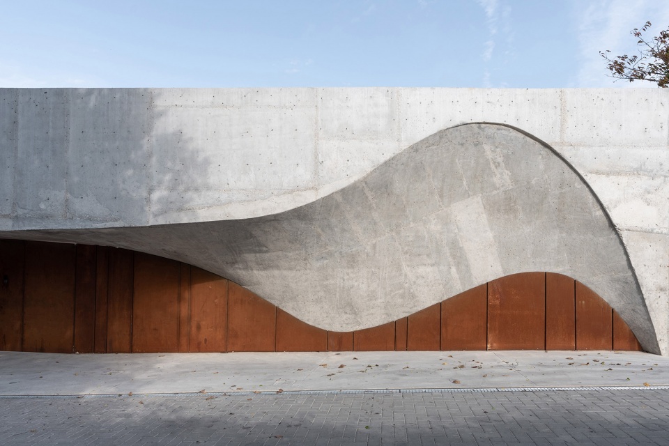 Villa Domes by Calujac Architecture