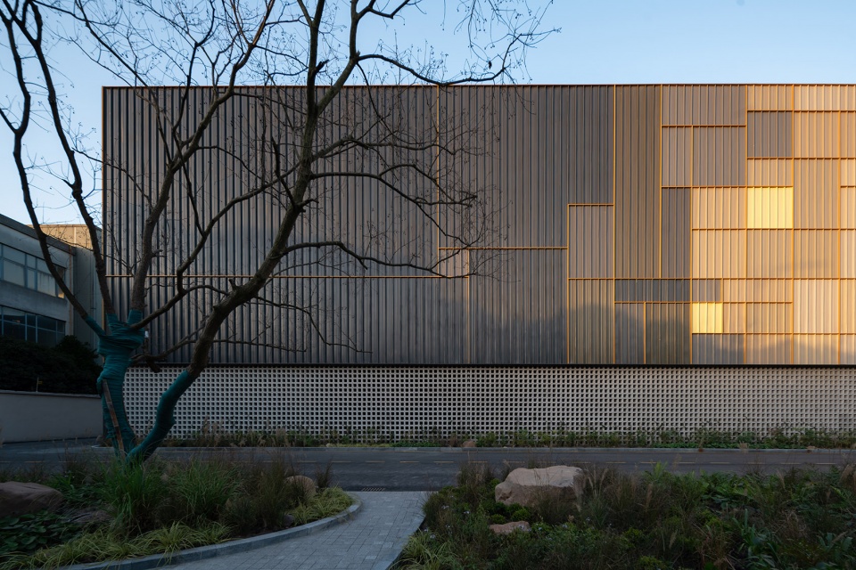 Renovation of the ForD warehouse China by say architects