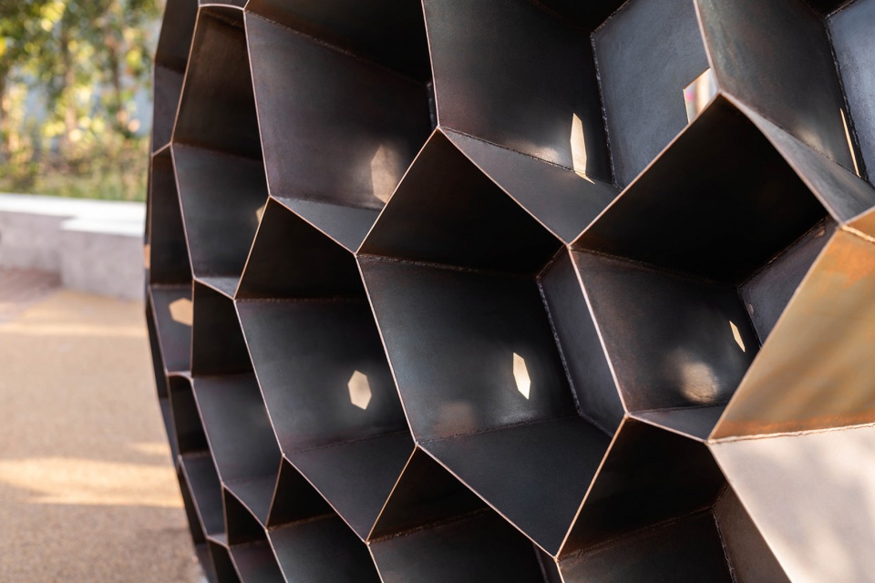 Beehive by OCA