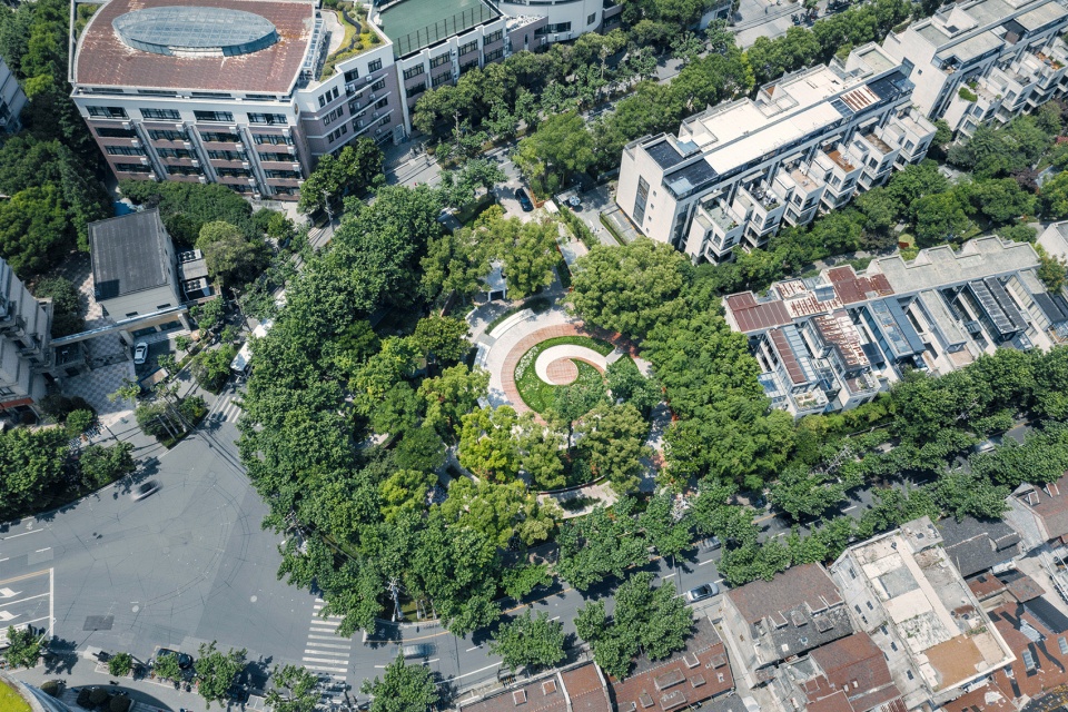 Caojiadu Garden Renovation Shanghai by VIASCAPE design