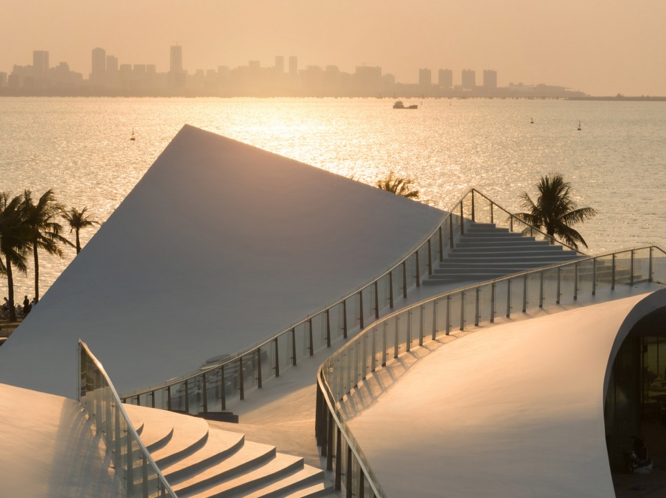 sky mountain coastal station in haikou by sou fujimoto