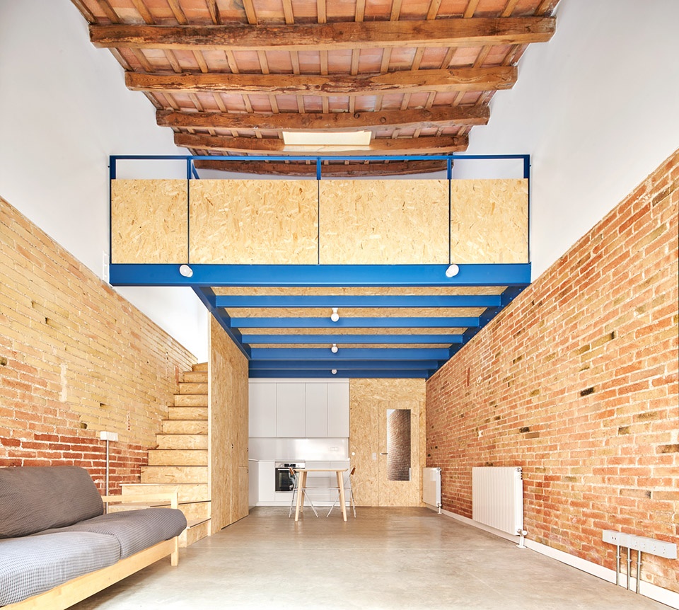 105JON Renovation of a House Between Dividing Walls Vallribera Arquitectes
