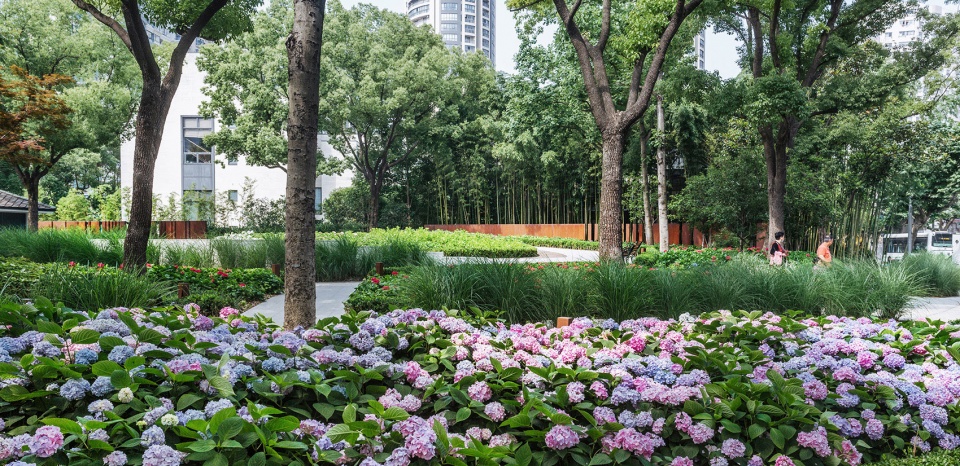 Caojiadu Garden Renovation Shanghai by VIASCAPE design