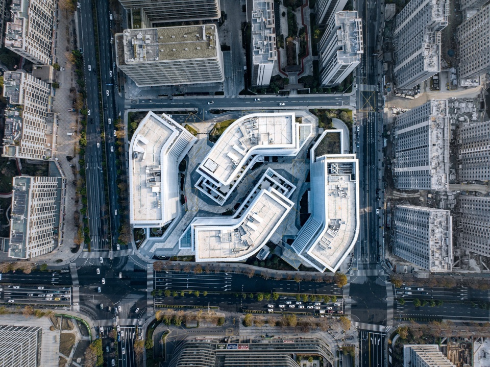 Hangzhou East Railway Station Garden International by GOA
