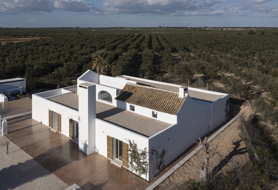 rural residence by daroca arquitectos