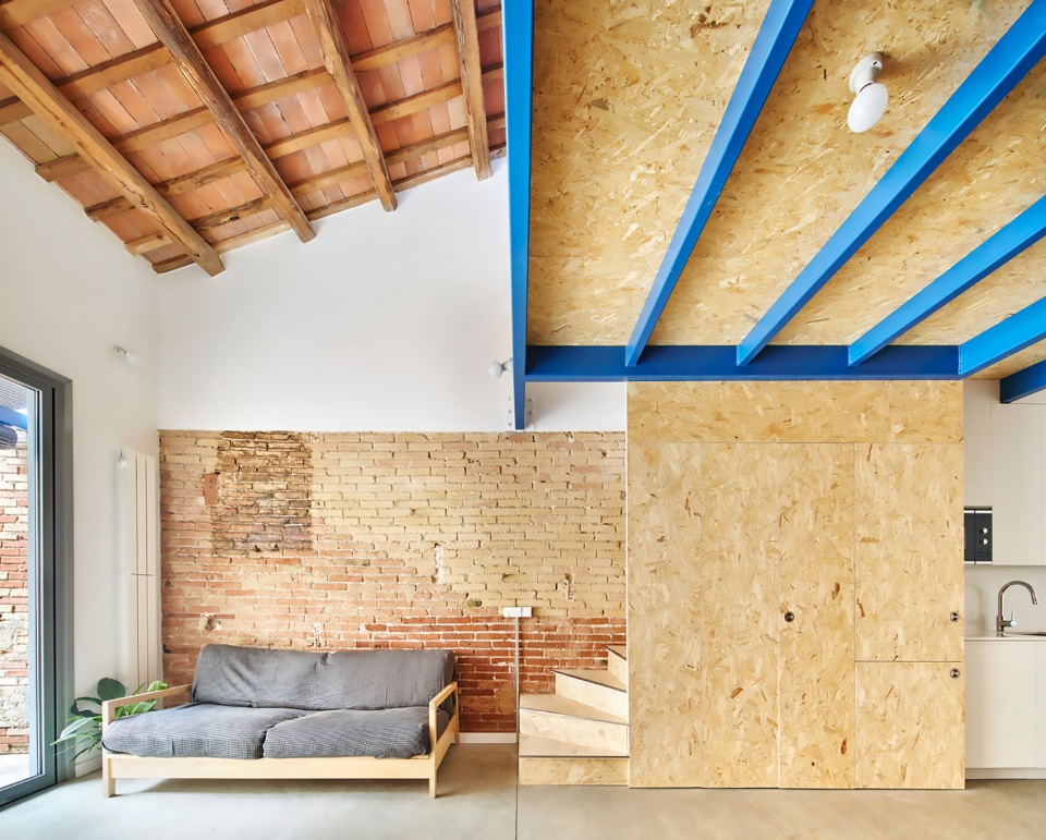 105JON Renovation of a House Between Dividing Walls Vallribera Arquitectes