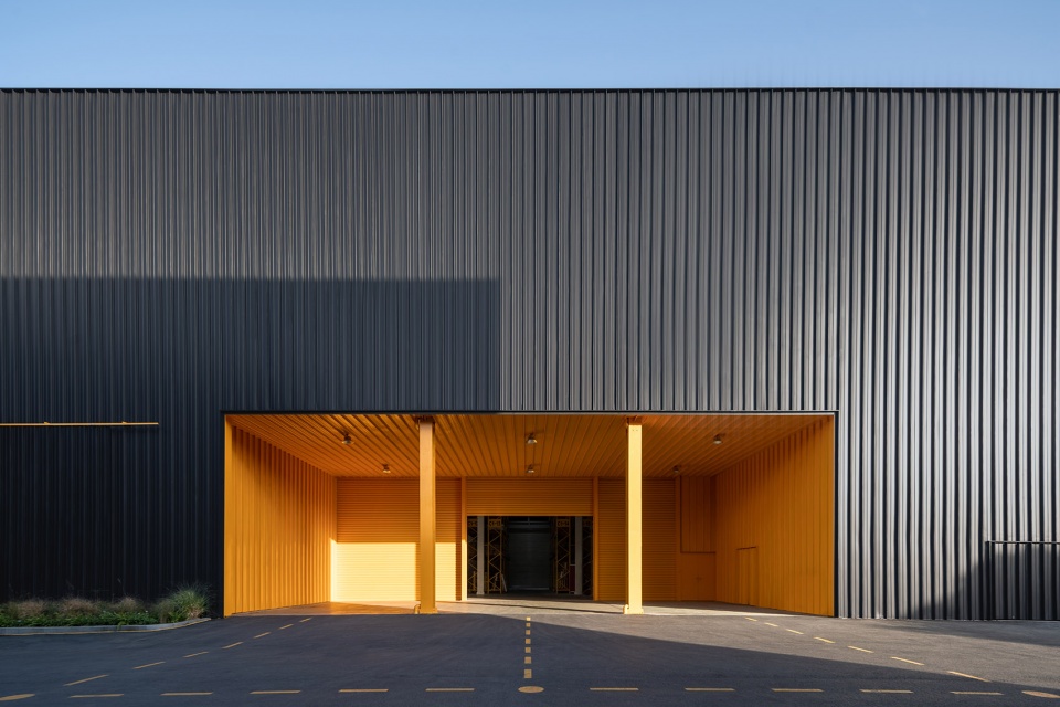 Renovation of the ForD warehouse China by say architects