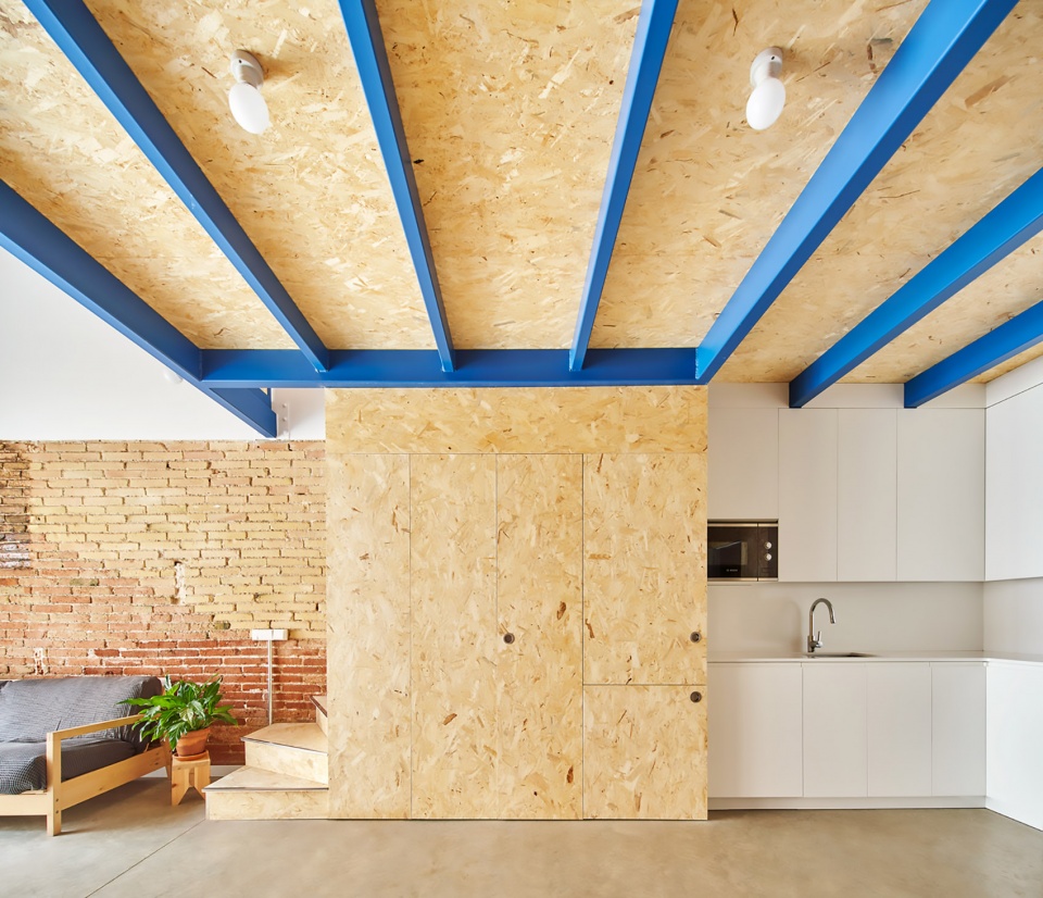 105JON Renovation of a House Between Dividing Walls Vallribera Arquitectes