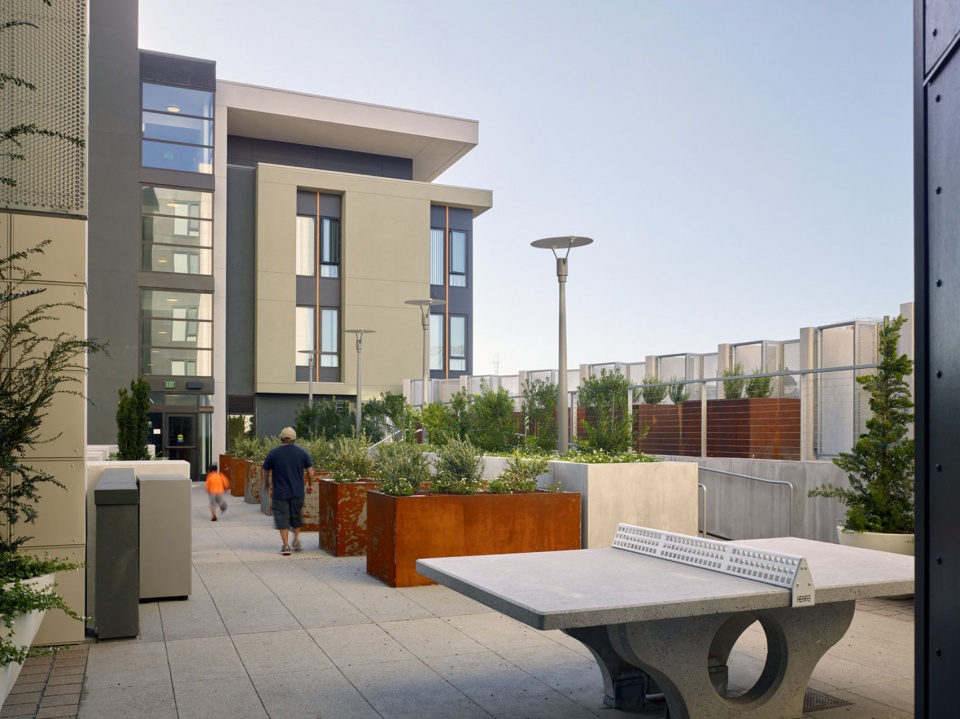 fourth street affordable housing by kennerly architecture 1si