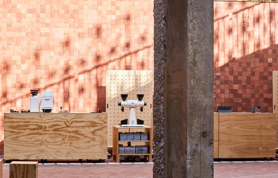johandy travelers mobile cafe by 725321studio