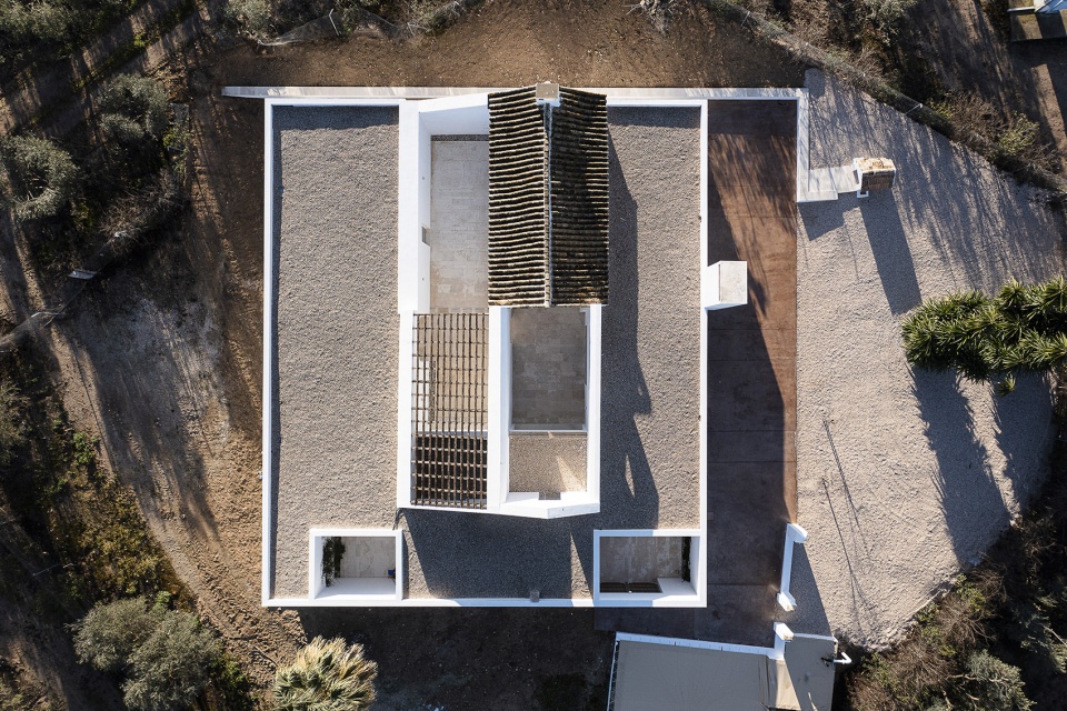rural residence by daroca arquitectos