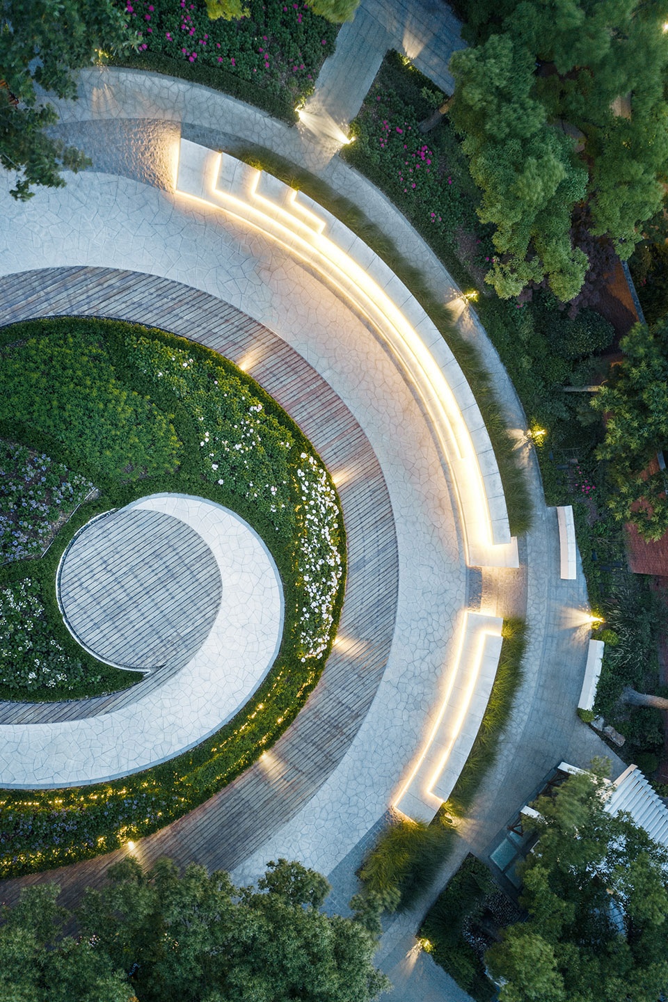 Caojiadu Garden Renovation Shanghai by VIASCAPE design