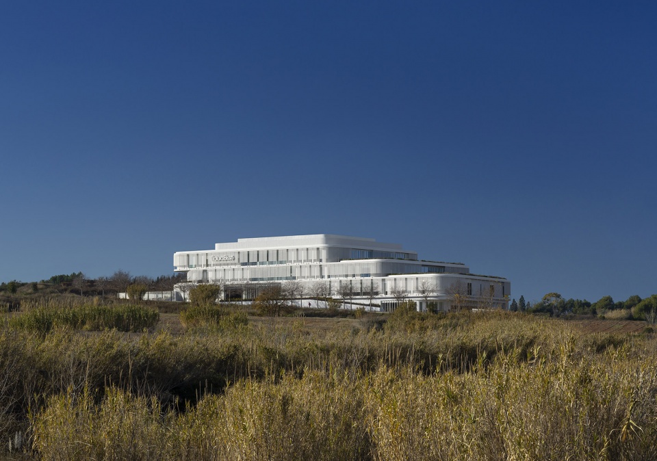 natura bisses new corporate headquarters by tdb arquitectura