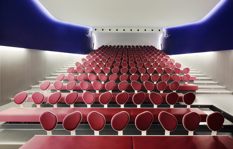the collage building cultural centre teresa pamies by jorge vidal studio