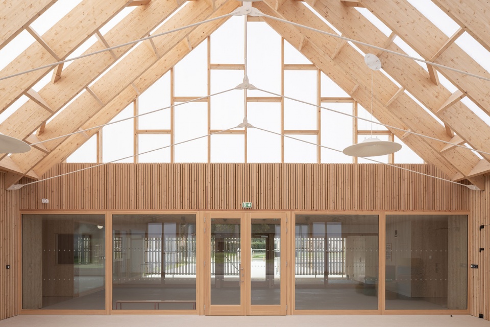 Construction of a three classes kindergarten in Saint Ouen Du Tilleul by ACAU Architectes