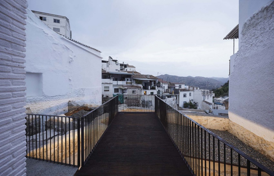 space aljibes viewpoint by waterscales arquitectos