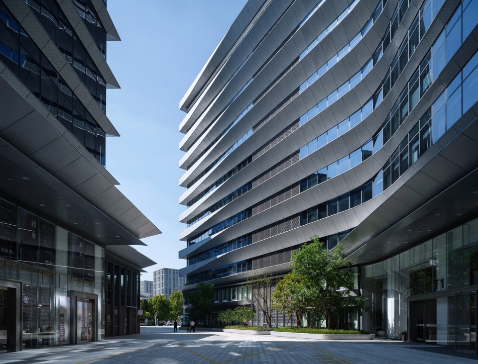 Hangzhou East Railway Station Garden International by GOA