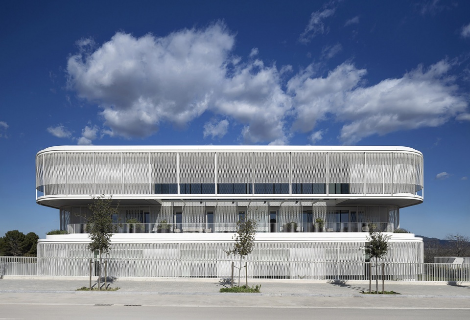 natura bisses new corporate headquarters by tdb arquitectura