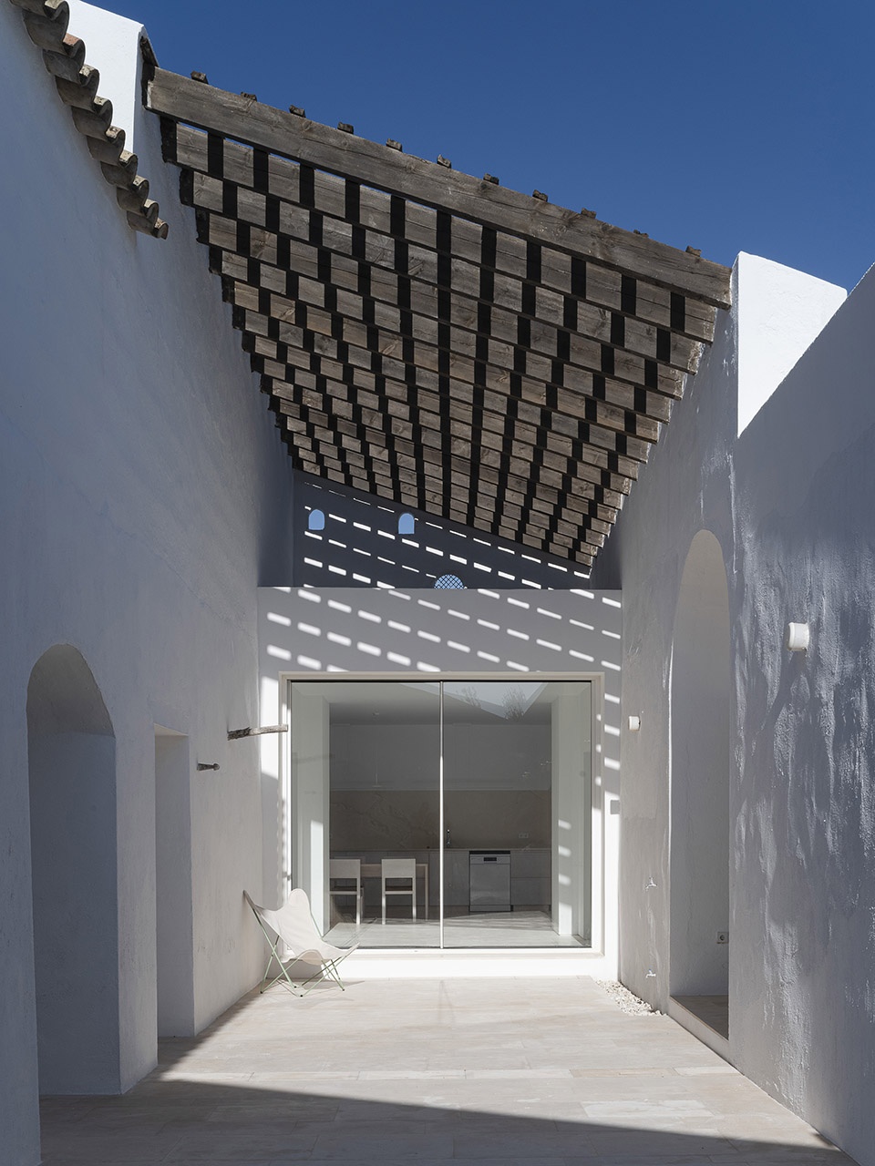 rural residence by daroca arquitectos