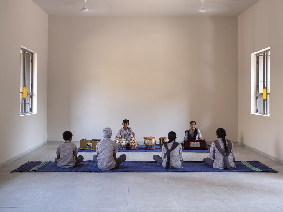 school under a neem by dhulia architecture design