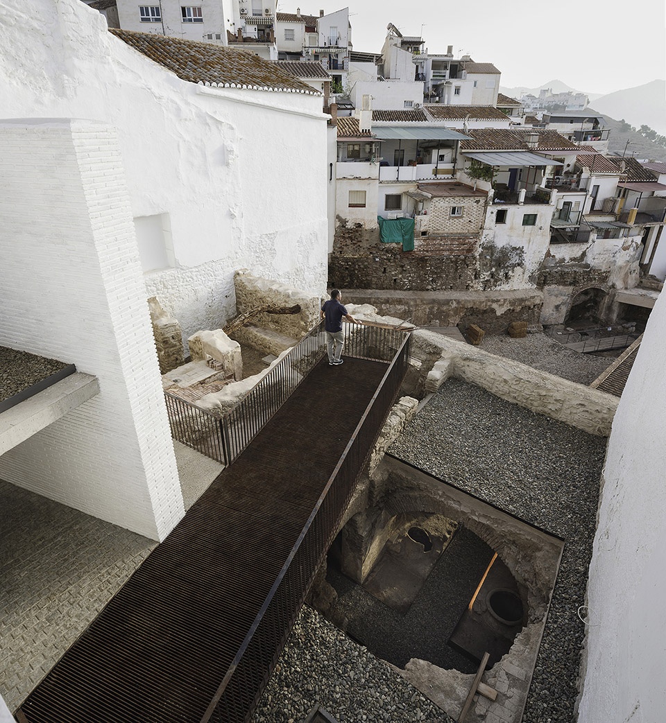 space aljibes viewpoint by waterscales arquitectos