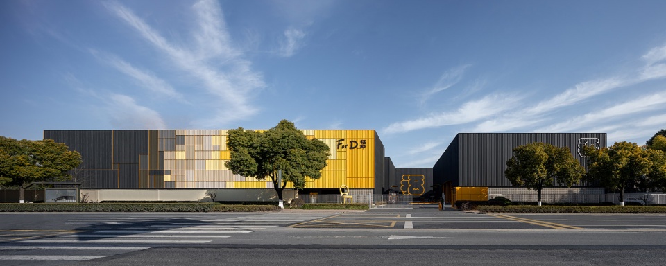 Renovation of the ForD warehouse China by say architects