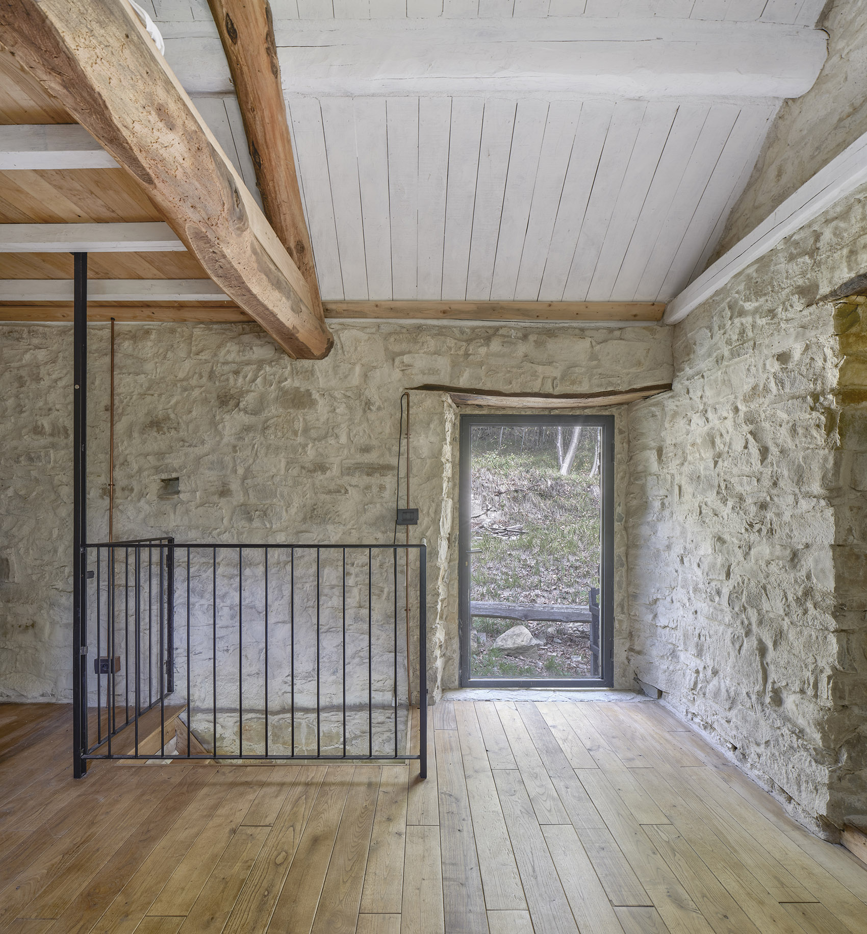 renovation and extension of a ciabot by studio ellisse architetti