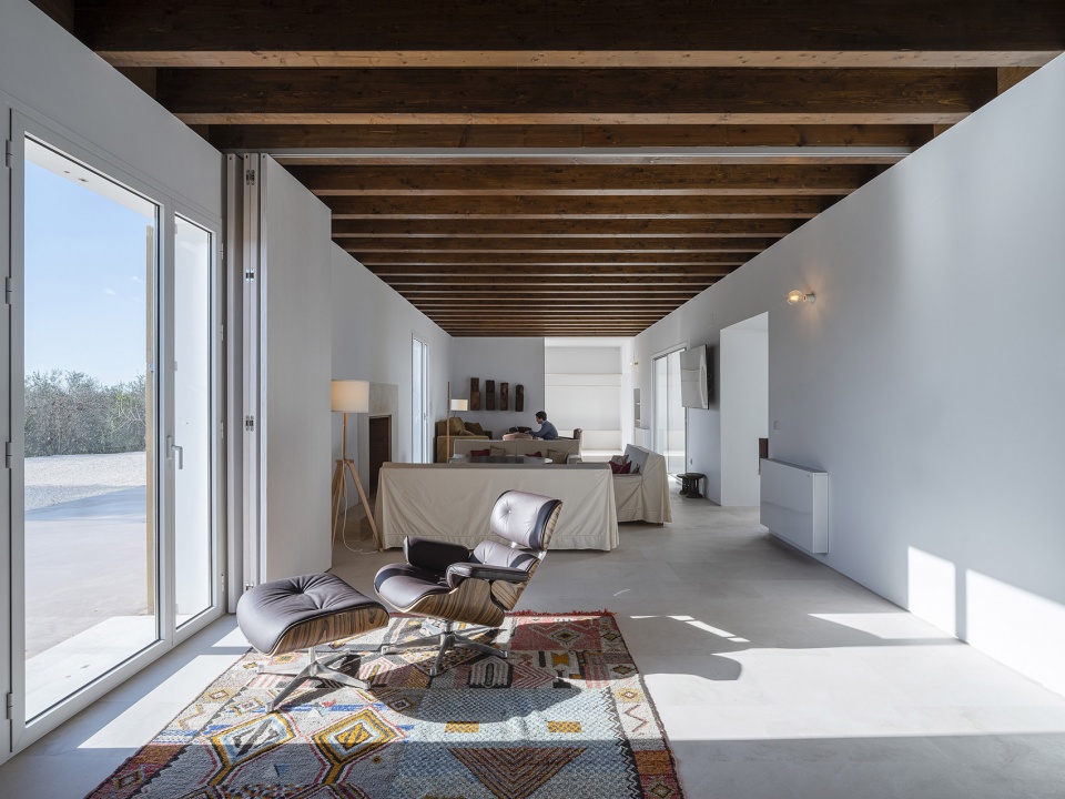 rural residence by daroca arquitectos