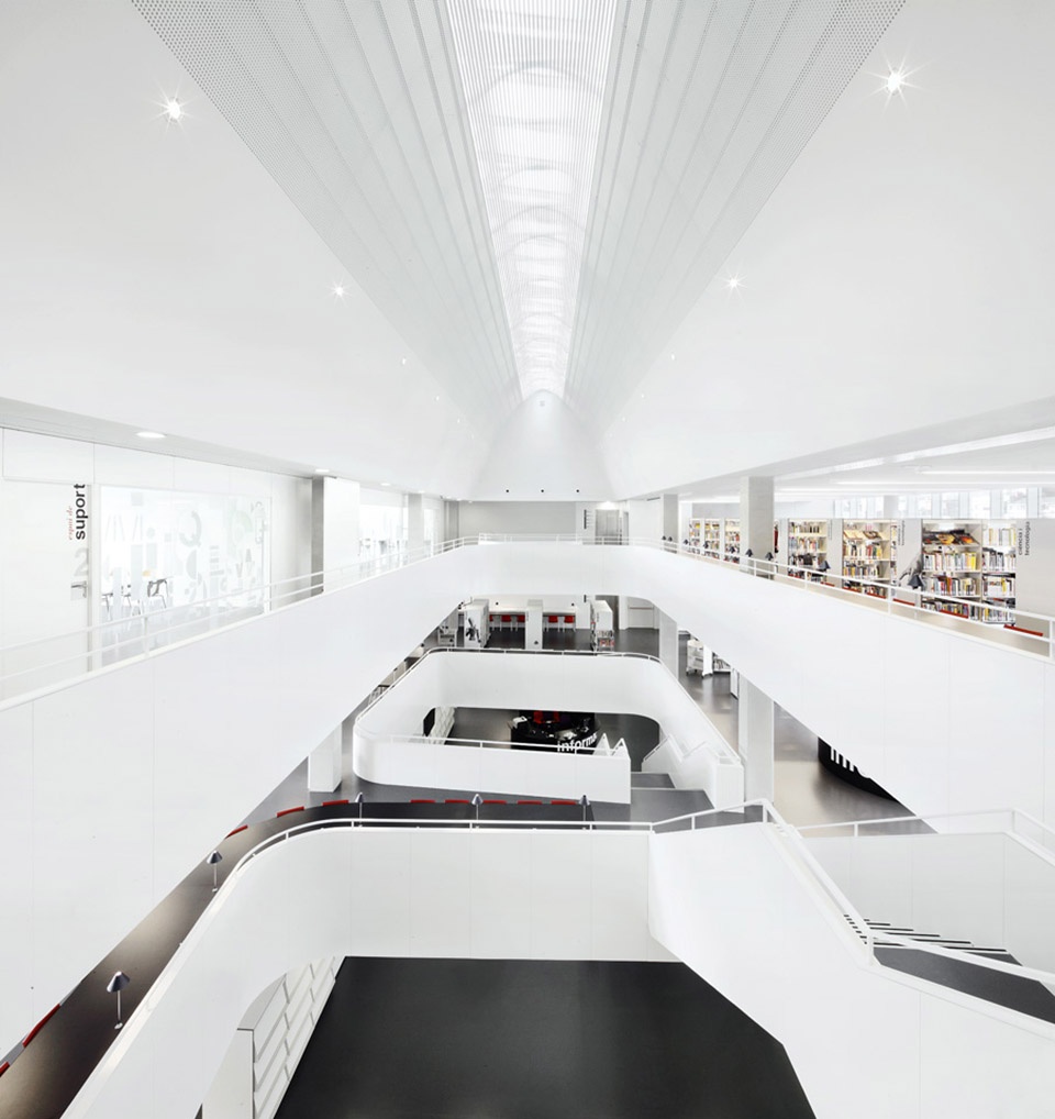 the collage building cultural centre teresa pamies by jorge vidal studio
