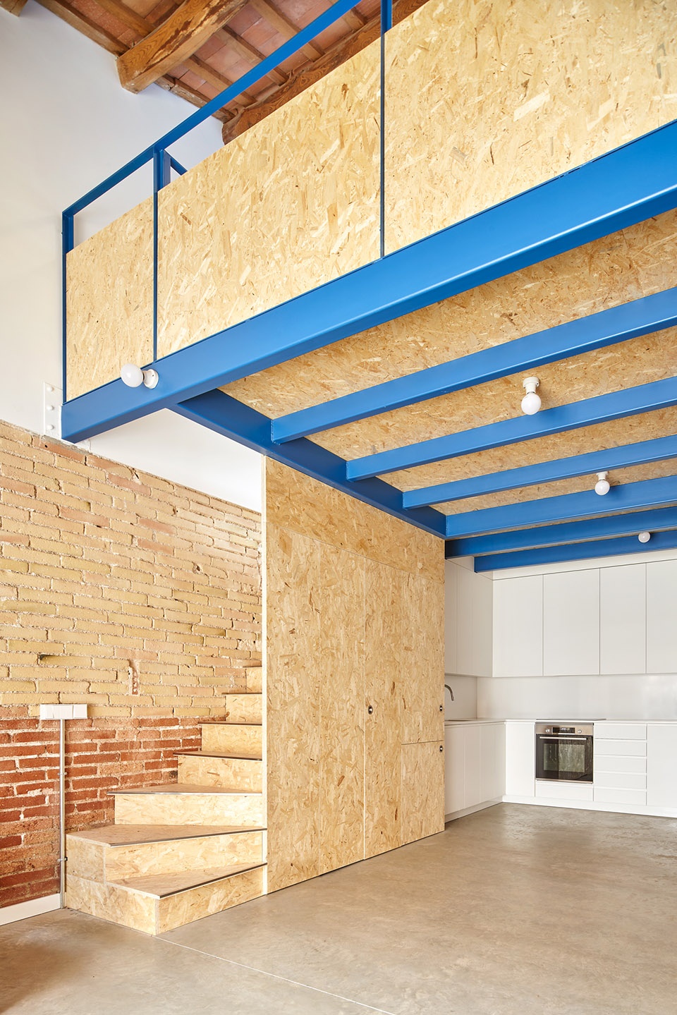 105JON Renovation of a House Between Dividing Walls Vallribera Arquitectes