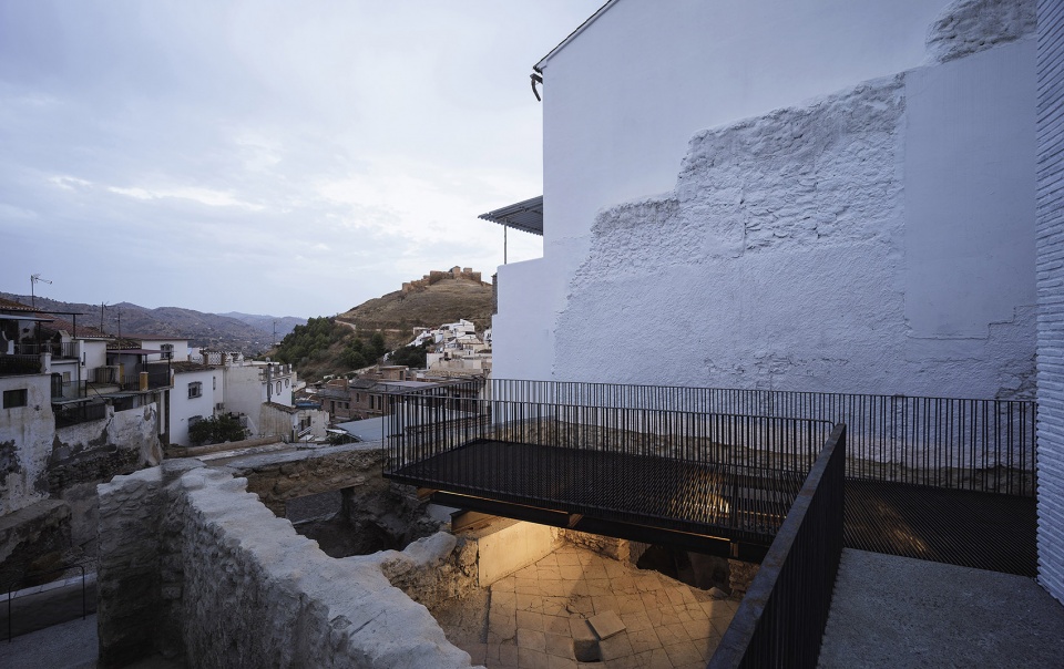 space aljibes viewpoint by waterscales arquitectos