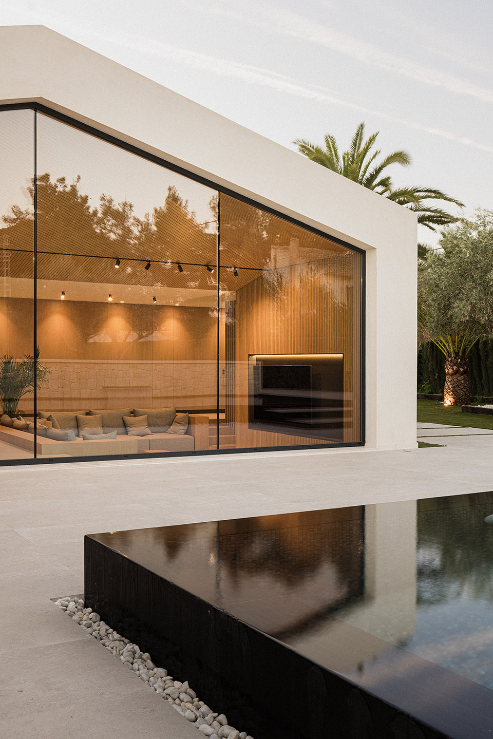 Home Refurbishment for Alejandro and Inma by Pablo Muñoz Payá ...