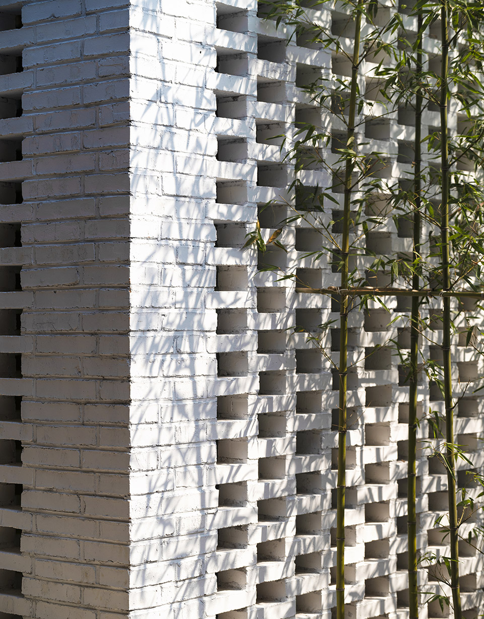 Merci Mercy restaurant by WUJIASANJIAN STUDIO 谷德设计网