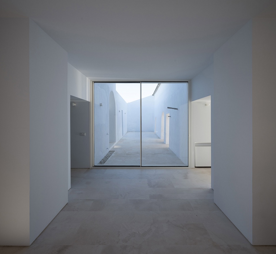 rural residence by daroca arquitectos