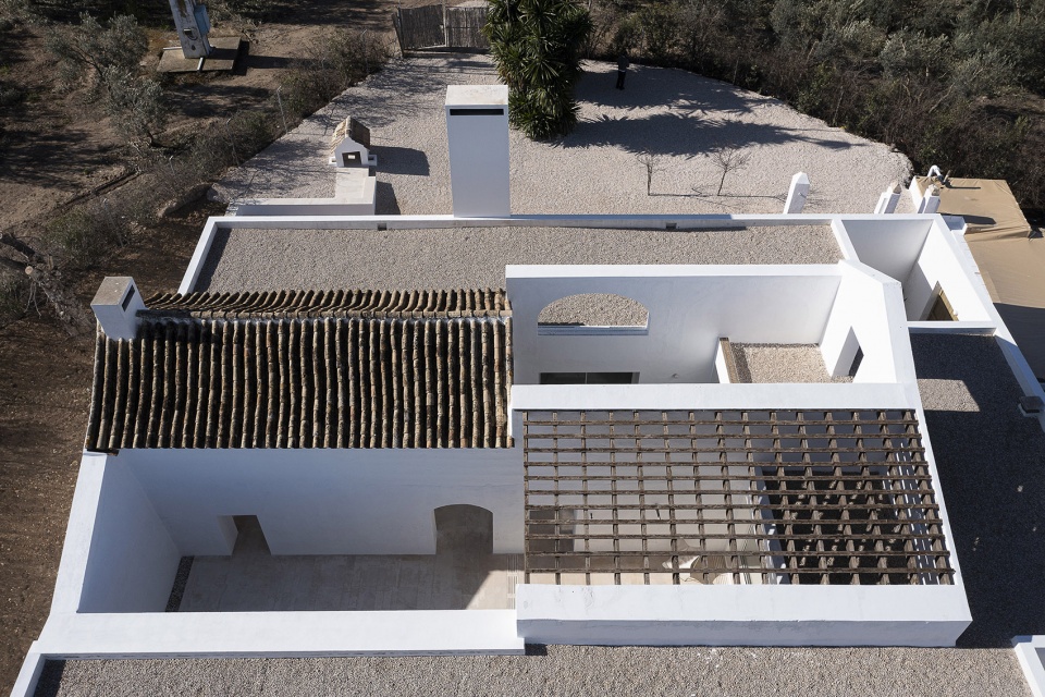rural residence by daroca arquitectos