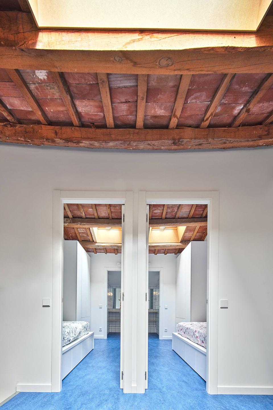 105JON Renovation of a House Between Dividing Walls Vallribera Arquitectes
