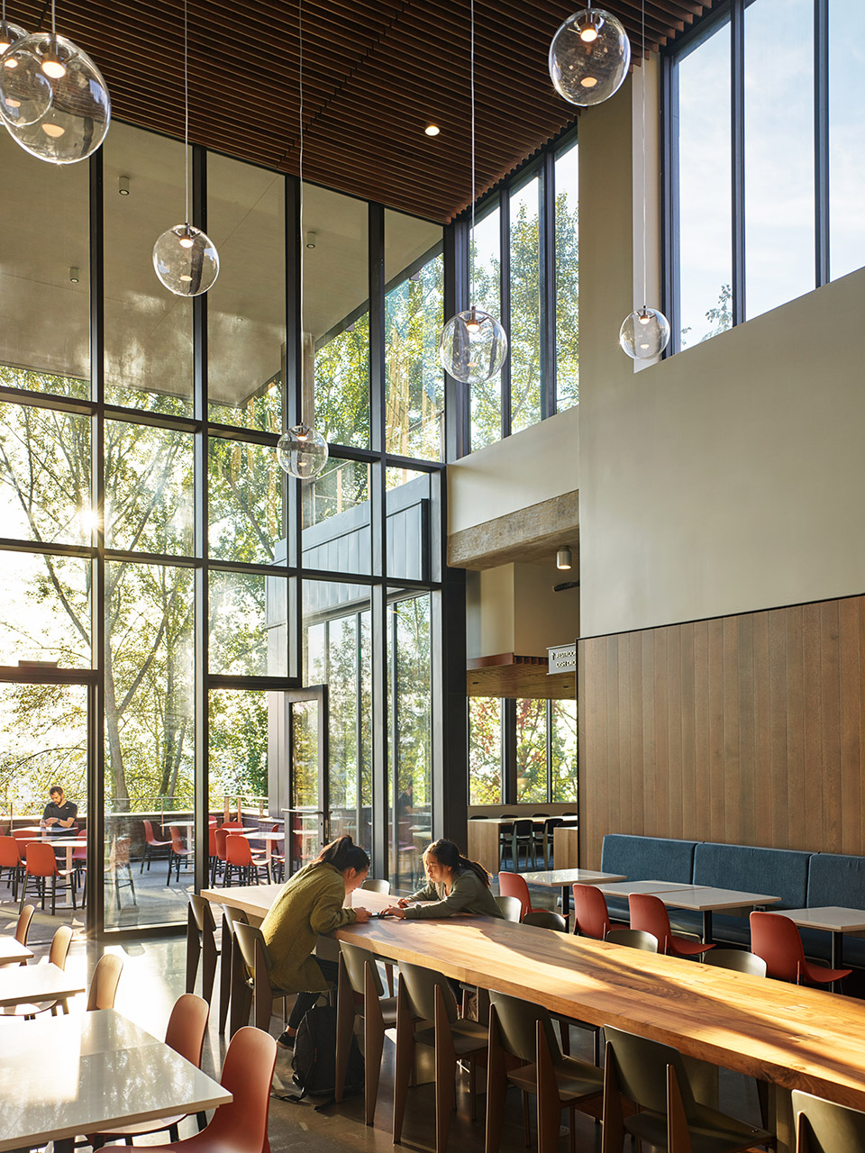 016 Center Table At North Campus Of University Of Washington By Graham Baba Architects 